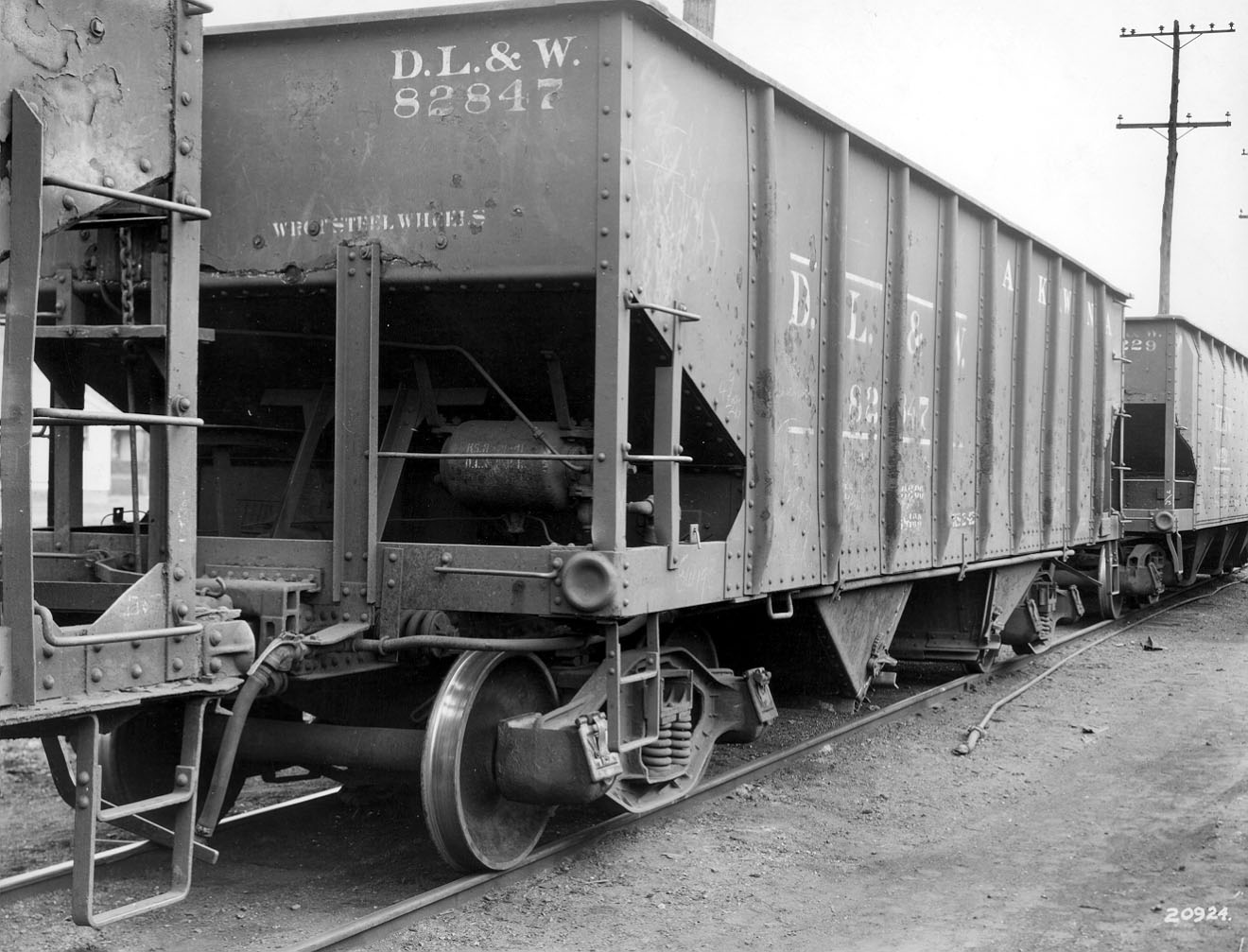 Steam Era Freight Cars Gallery DL&W Hopper 82847